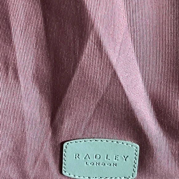 Radley London like new condition real leather black crossbody or shoulder bag - Picture 9 of 11